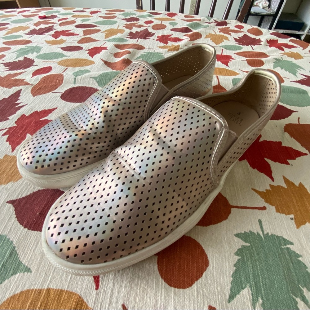 Holographic Memory Foam Slip-on shoes